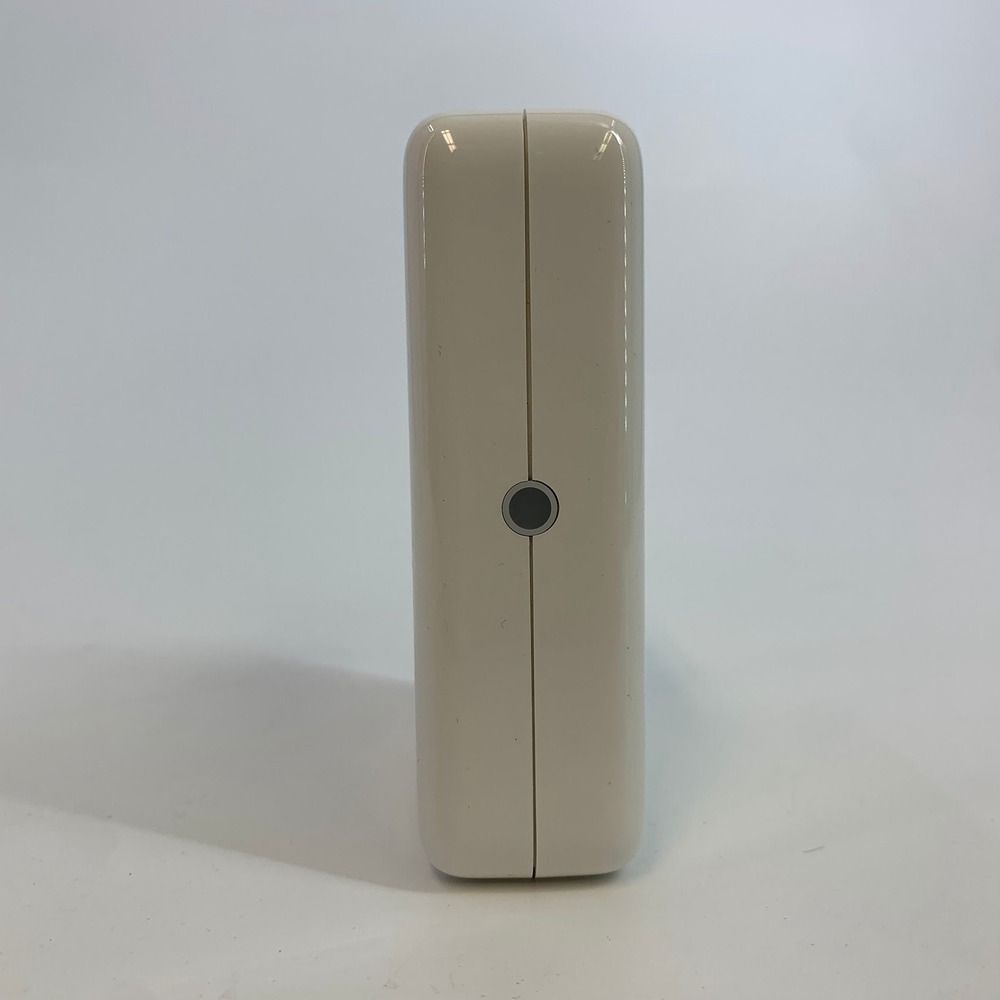 Apple AirPort Express Base Station 802.11g Wireless Router Model A1084 - Picture 5 of 11